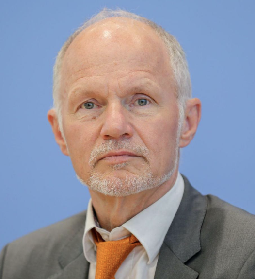 Dr. Rainer Baake